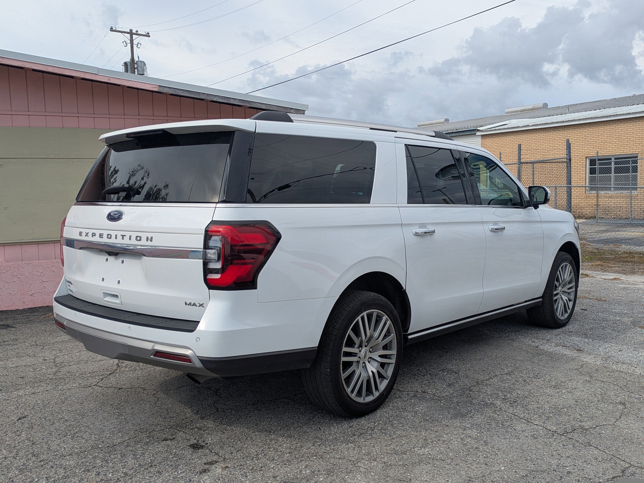 Certified 2023 Ford Expedition Max Limited image 4