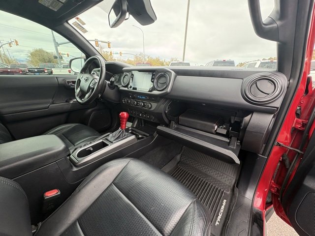 Used 2020 Toyota Tacoma TRD Off-Road image 24