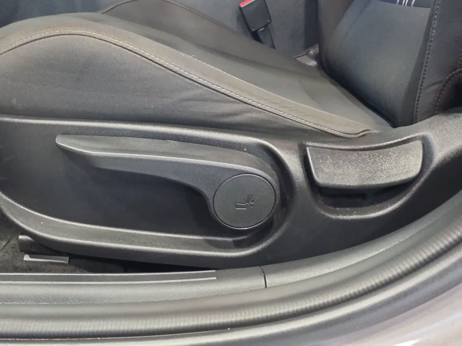 Used 2024 Hyundai Elantra SEL FWD image 15