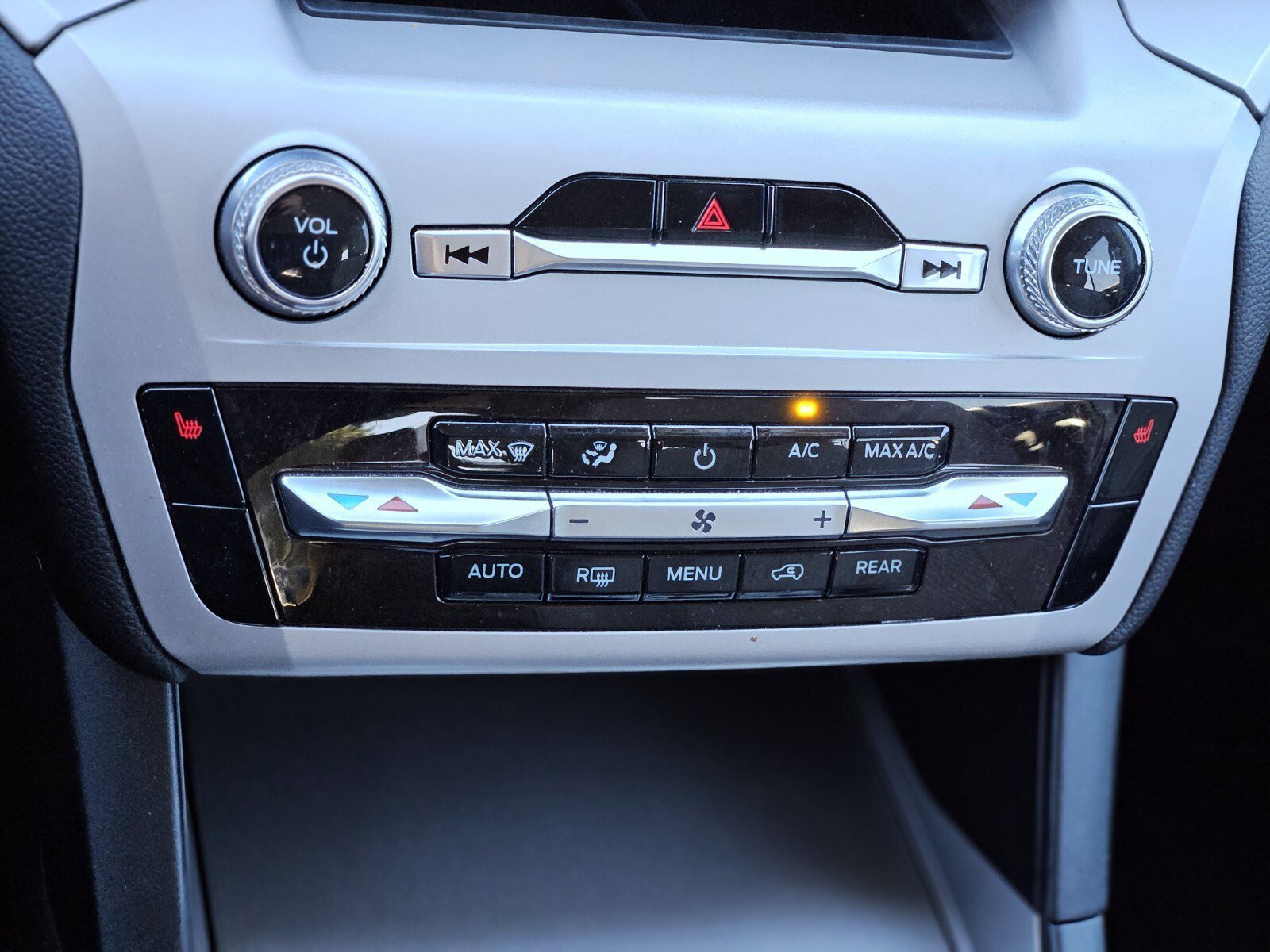 Certified 2023 Ford Explorer XLT image 23