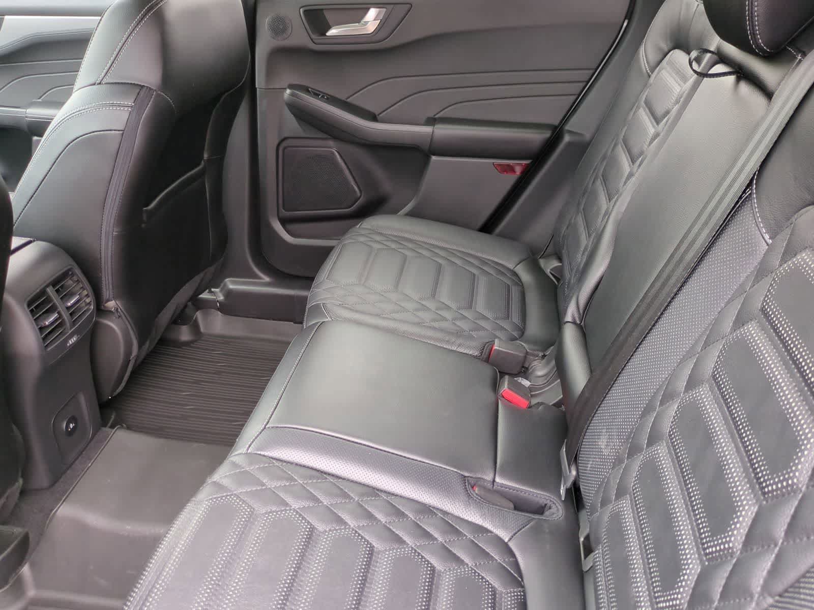 Certified 2023 Ford Escape Platinum w/ Premium Technology Package AWD/4WD image 19
