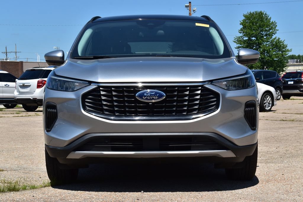 Certified 2024 Ford Escape Active w/ Tech Pack #2 AWD/4WD image 2
