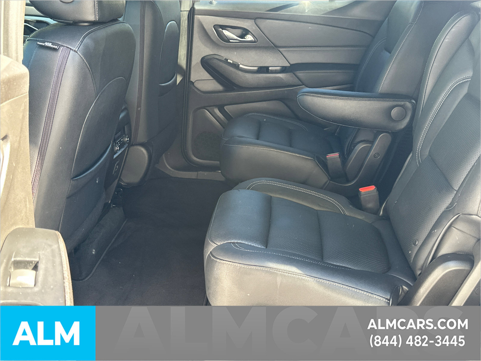 Used 2023 Chevrolet Traverse LT FWD image 23