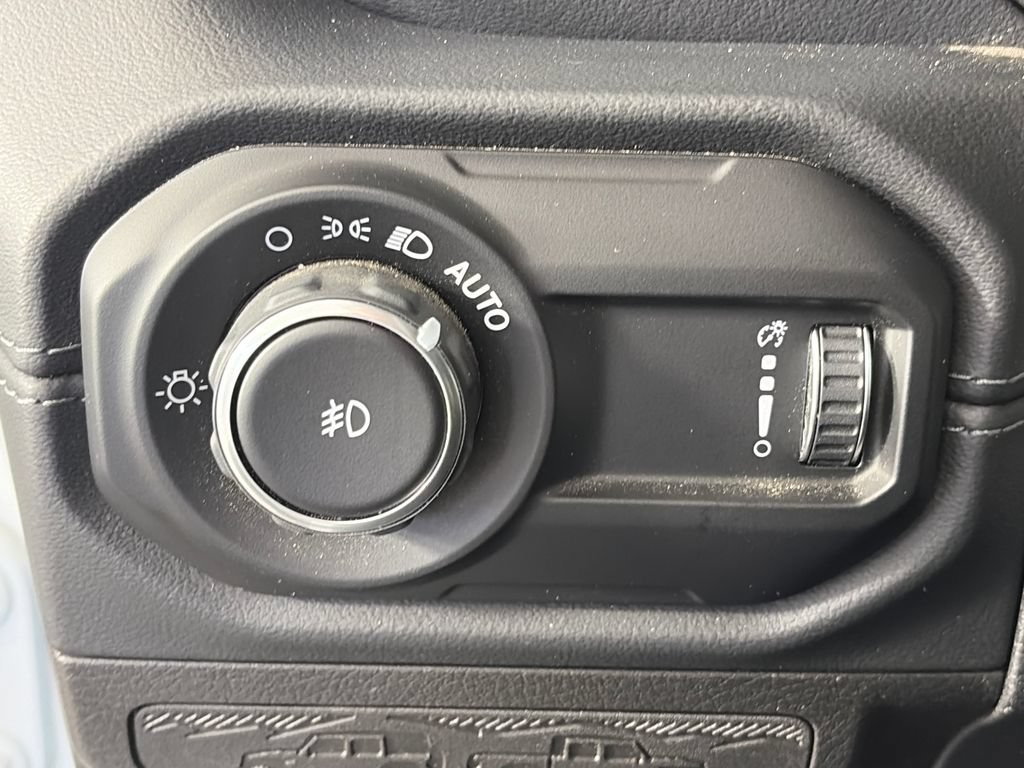 Used 2024 Jeep Wrangler Unlimited Sahara AWD/4WD image 25