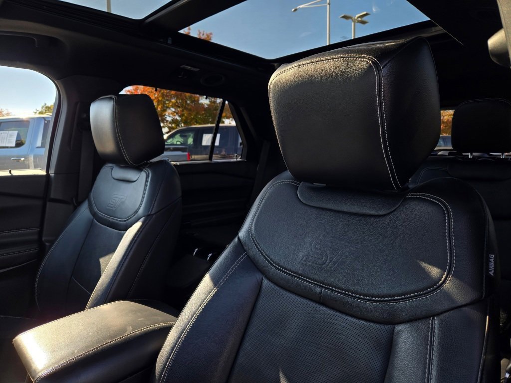 Certified 2022 Ford Explorer ST w/ ST Street Pack image 28