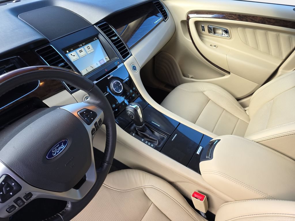 Certified 2018 Ford Taurus Limited w/ Driver Assist Package FWD image 22