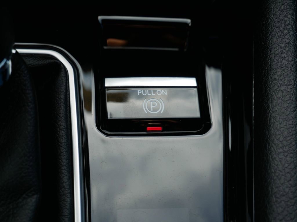 Used 2024 Jeep Compass Limited image 23