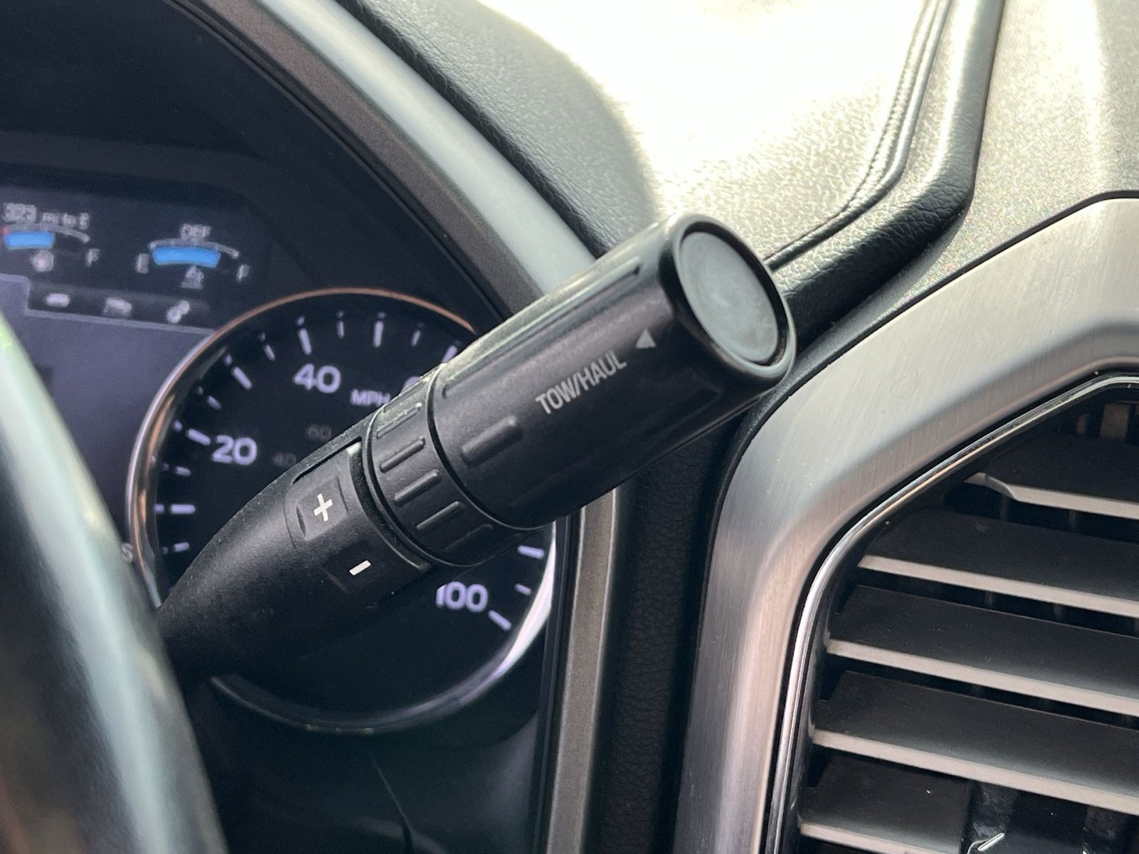 Certified 2019 Ford F450 Platinum w/ Platinum Ultimate Package AWD/4WD image 30