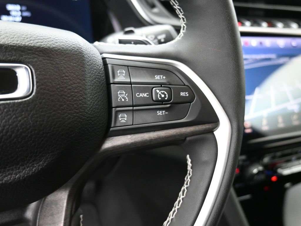 Used 2024 Jeep Grand Cherokee L Limited w/ Black Appearance Package image 29