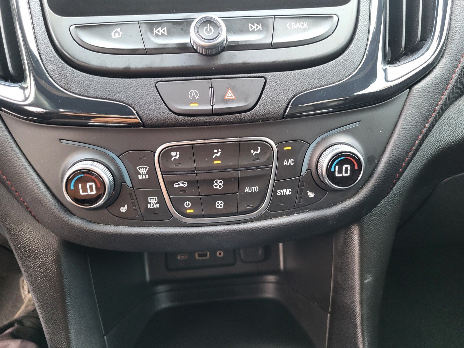 Used 2024 Chevrolet Equinox RS w/ RS Leather Package FWD image 25