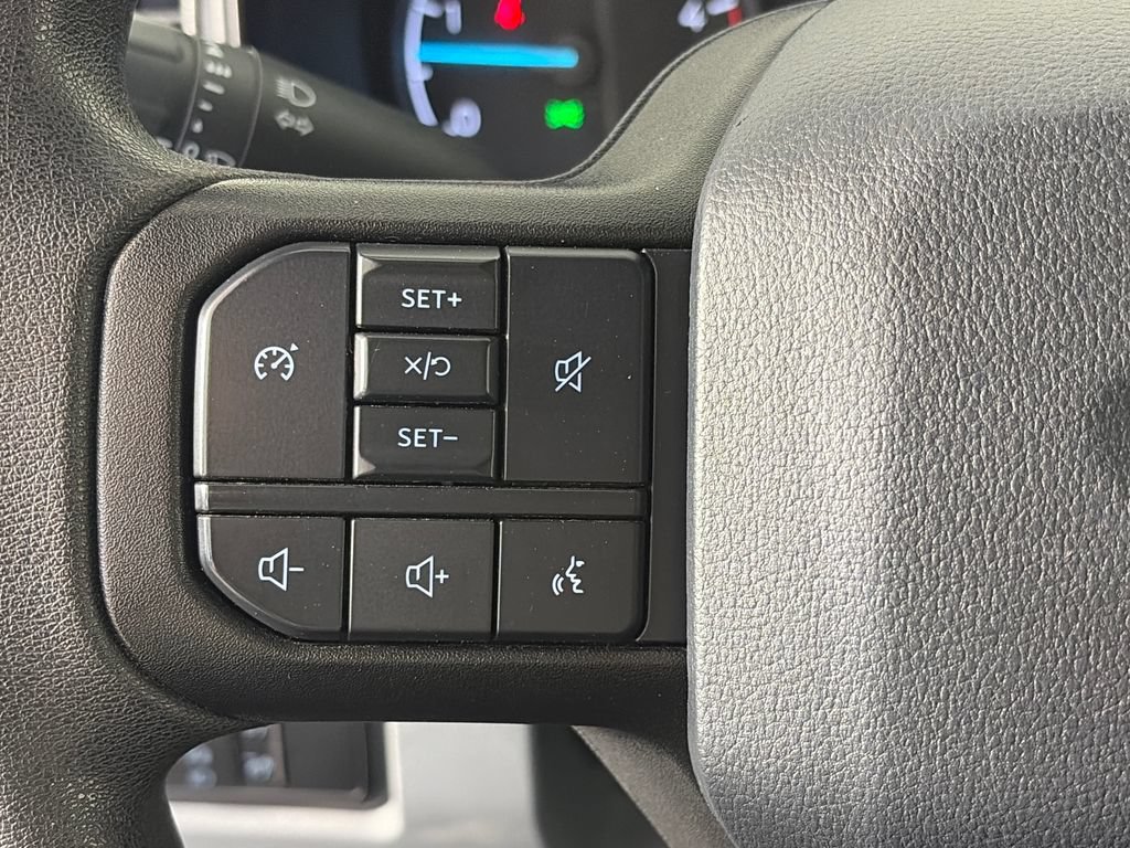 Certified 2025 Ford F250 XLT AWD/4WD image 17