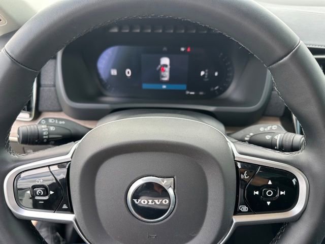 Used 2025 Volvo XC90 B6 Plus AWD/4WD image 30