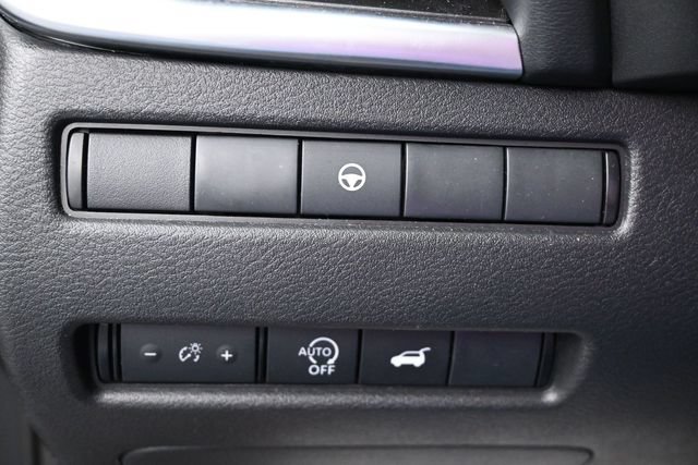 Used 2025 Nissan Rogue SV FWD image 22