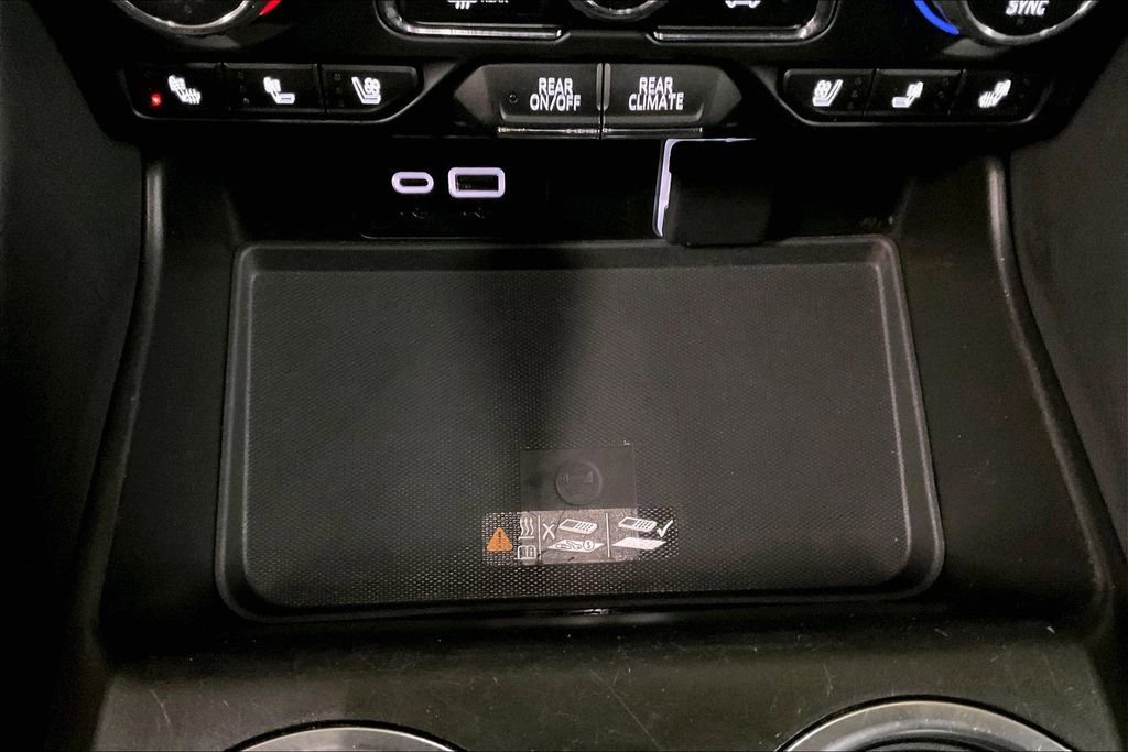 Used 2023 Chevrolet Suburban Premier image 31