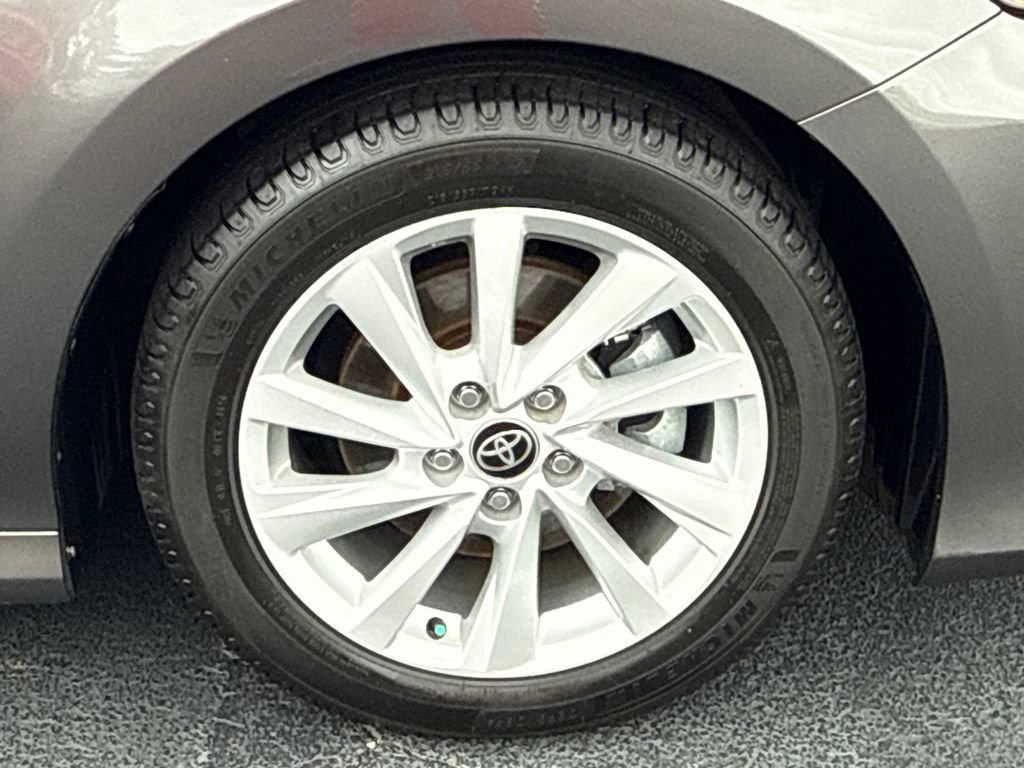 Used 2023 Toyota Camry LE image 12