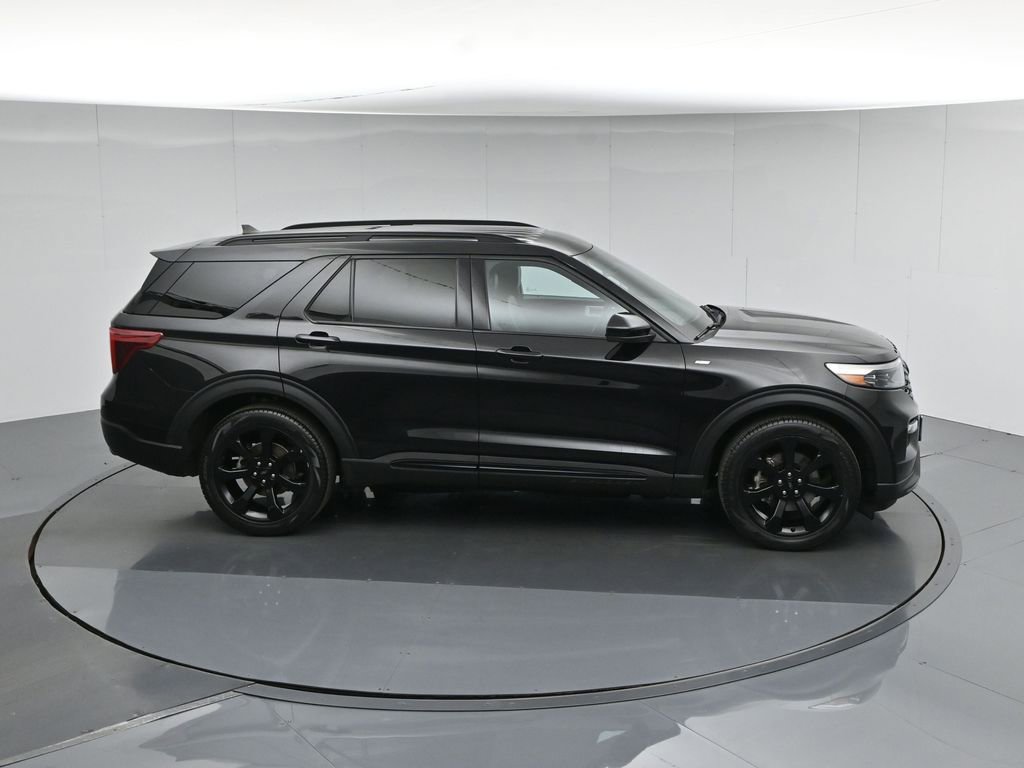 Certified 2024 Ford Explorer ST-Line w/ Class IV Trailer Tow Package RWD image 57