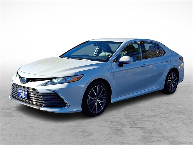 Used 2021 Toyota Camry XLE image 3