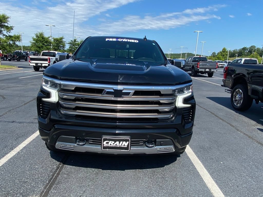Used 2022 Chevrolet Silverado 1500 High Country w/ High Country Premium Package AWD/4WD image 2