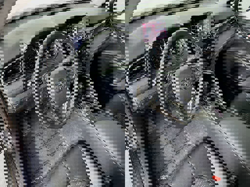 Used 2023 Toyota Camry SE image 9