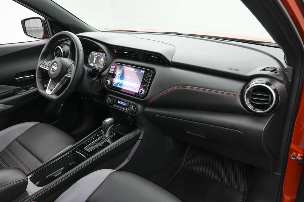 Used 2023 Nissan Kicks SR w/ SR Premium Package FWD image 22