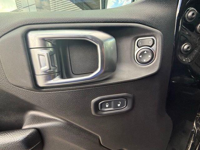 Used 2023 Jeep Gladiator Willys image 12