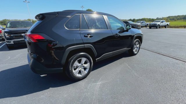 Used 2025 Toyota RAV4 XLE AWD/4WD image 8