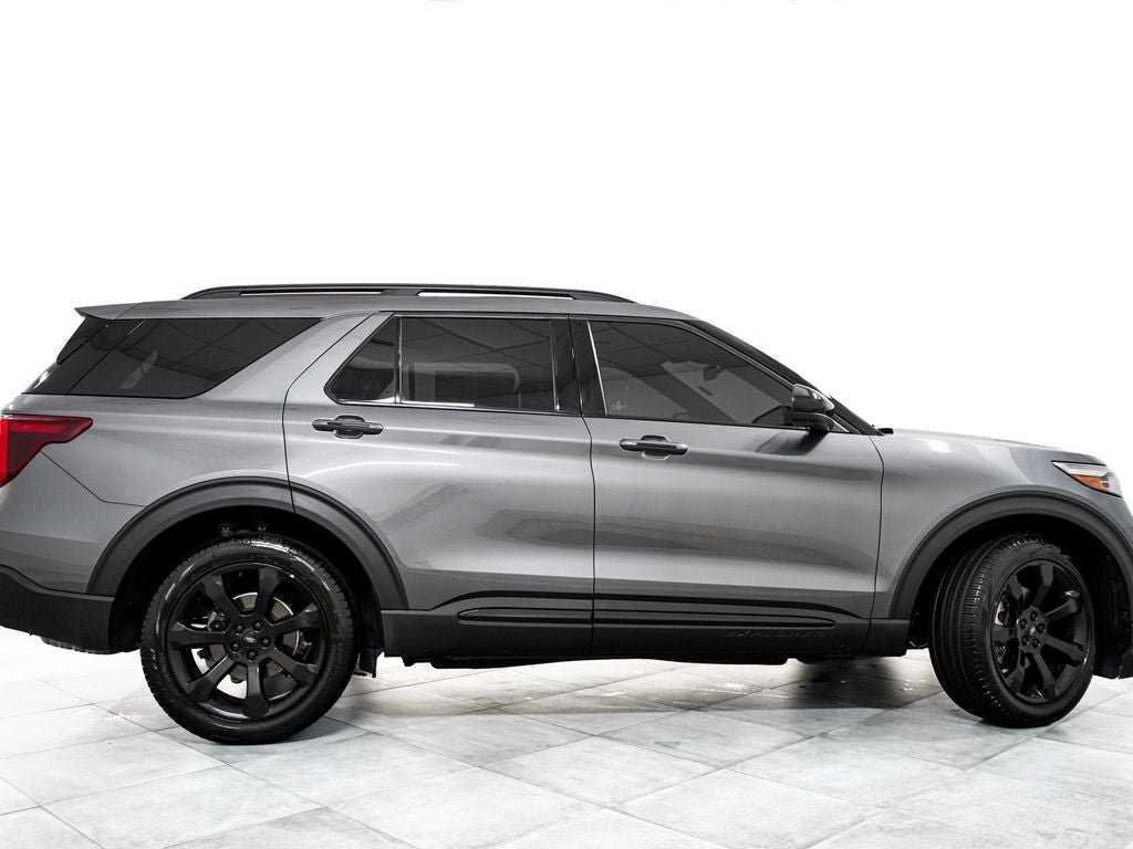 Certified 2023 Ford Explorer ST-Line AWD/4WD image 7