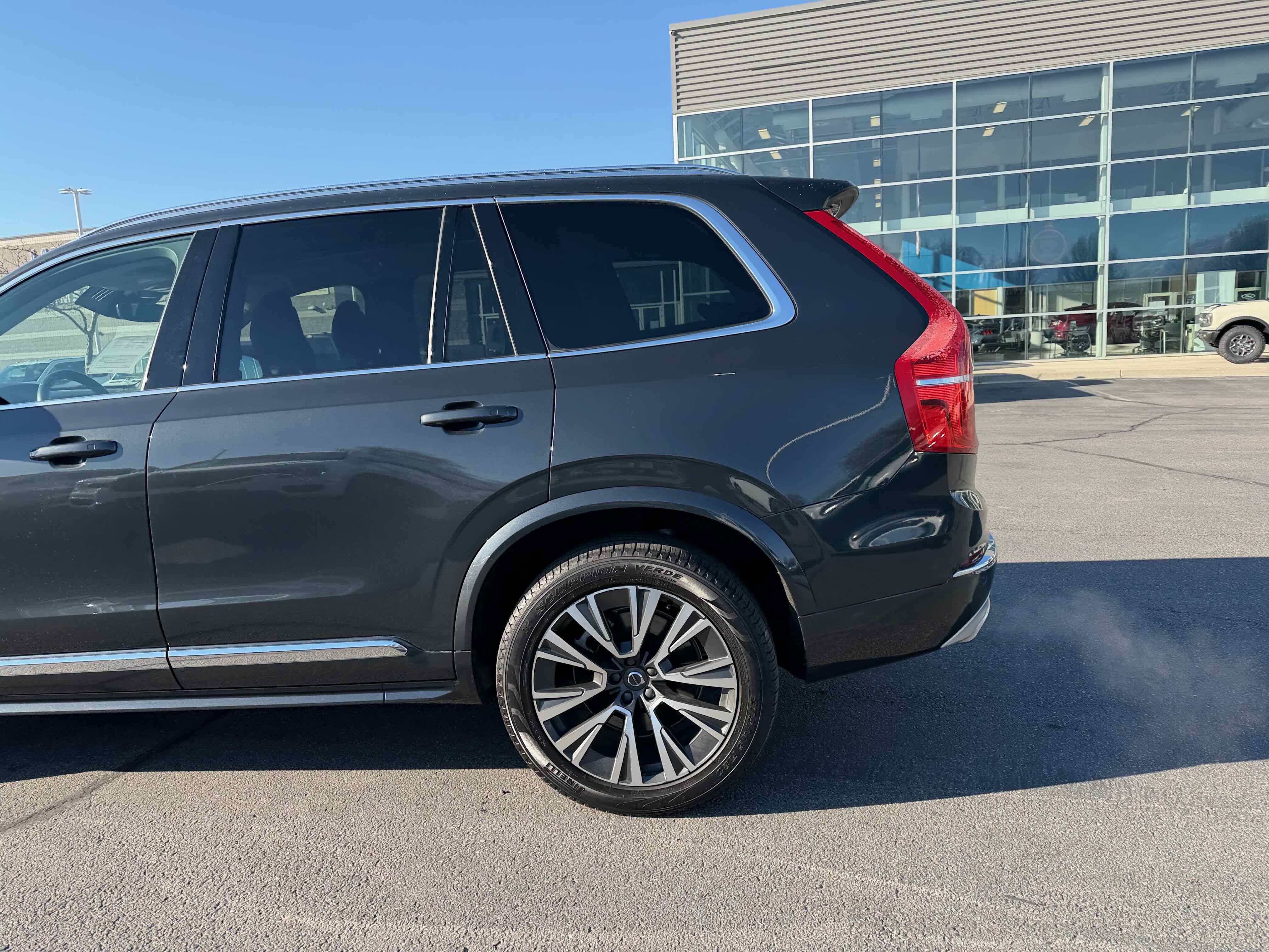 Used 2021 Volvo XC90 T8 Inscription Expression w/ Protection Package Premier image 10