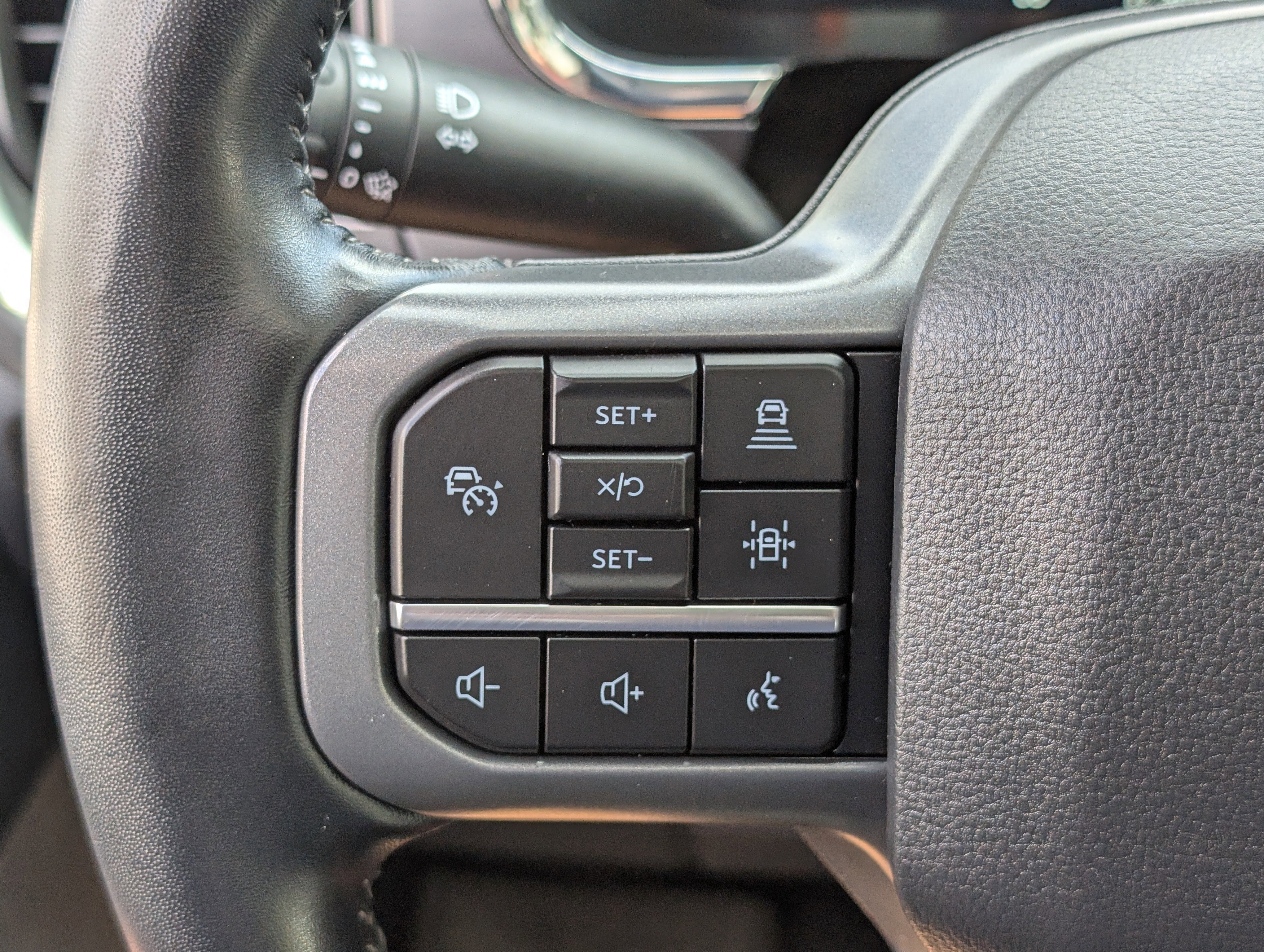 Certified 2022 Ford F150 Lariat w/ Equipment Group 502A High image 24