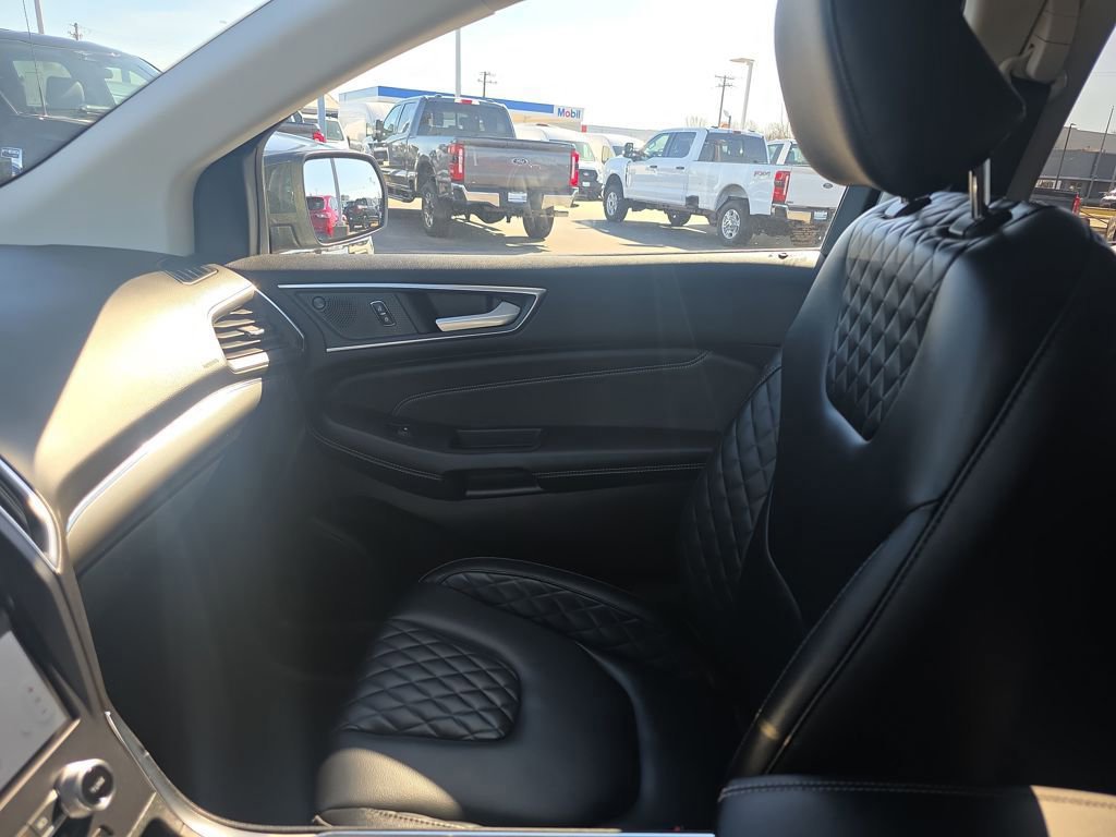 Certified 2024 Ford Edge Titanium image 34