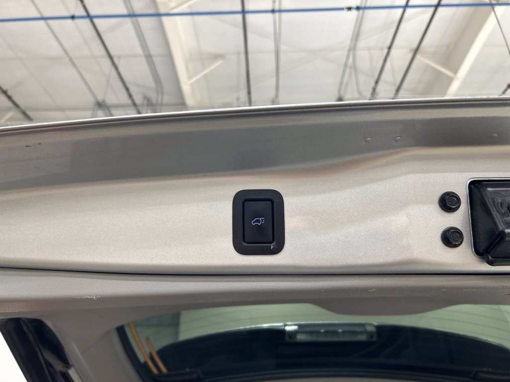 Used 2019 Toyota Highlander XLE AWD/4WD image 25