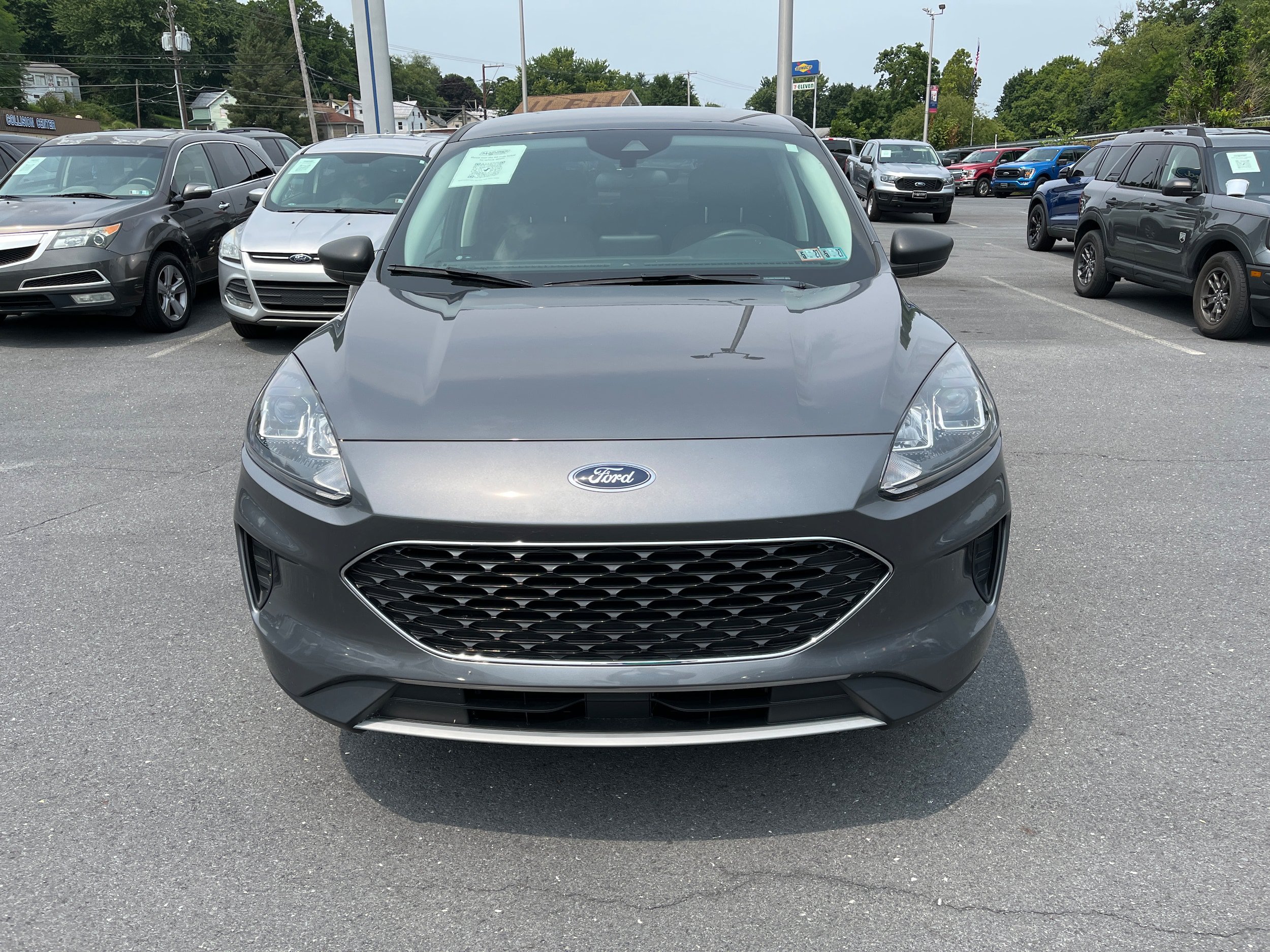Certified 2022 Ford Escape SE AWD/4WD image 3