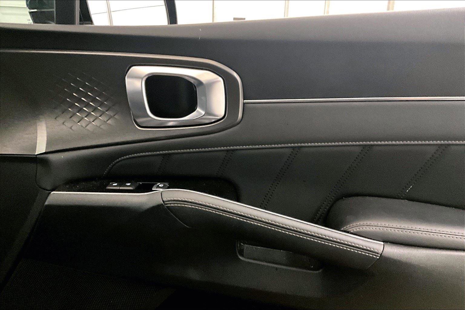 Used 2022 Kia Sorento SX image 23