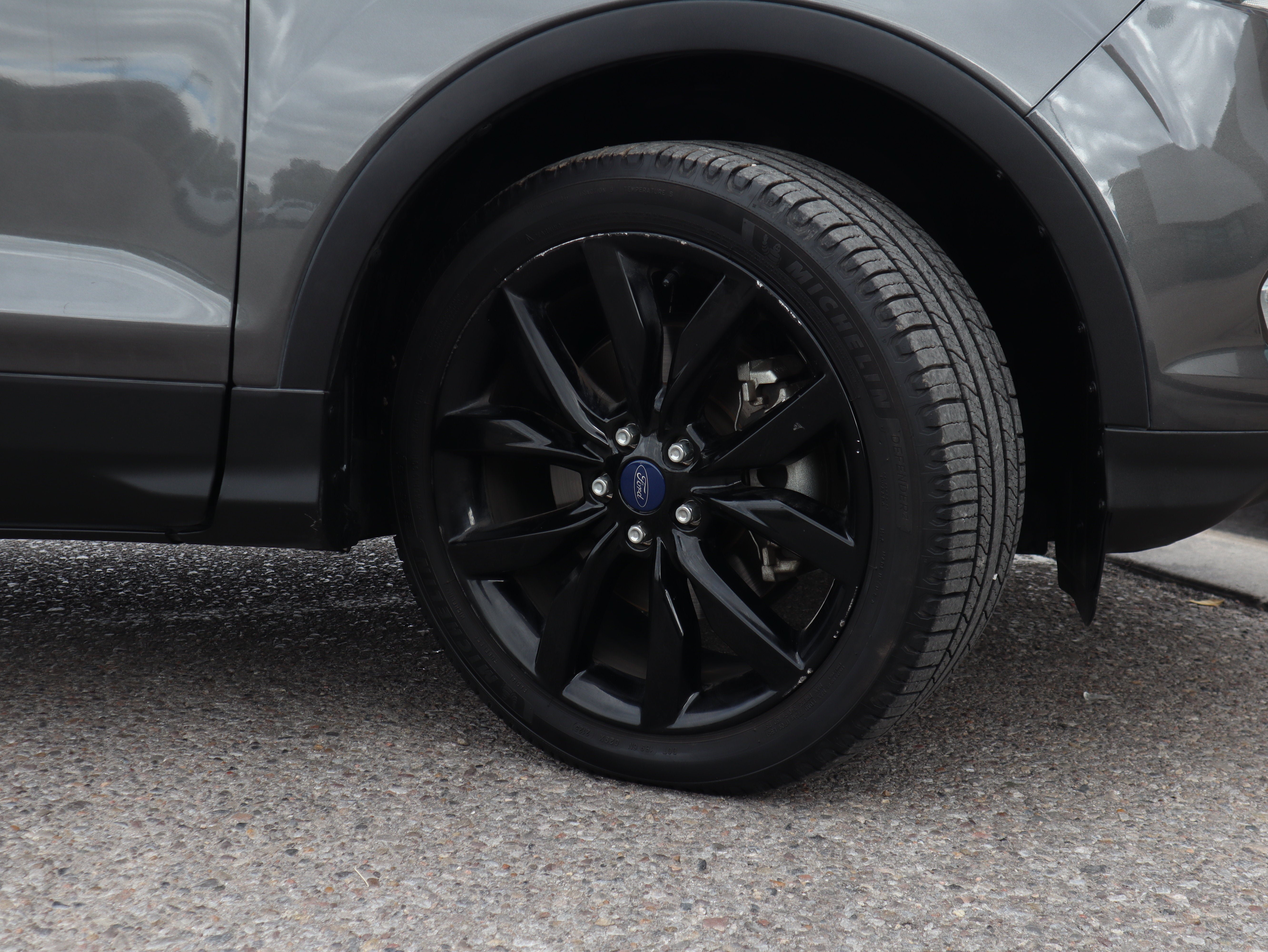 Certified 2018 Ford Escape SE w/ SE Sport Appearance Package AWD/4WD image 13