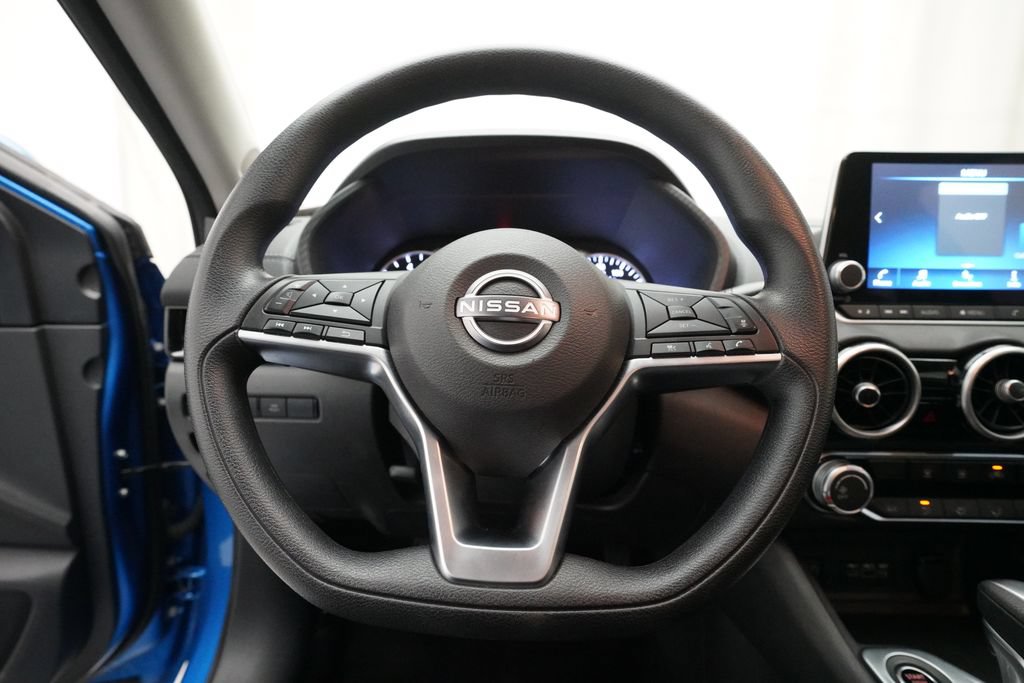 Used 2025 Nissan Sentra SV FWD image 4
