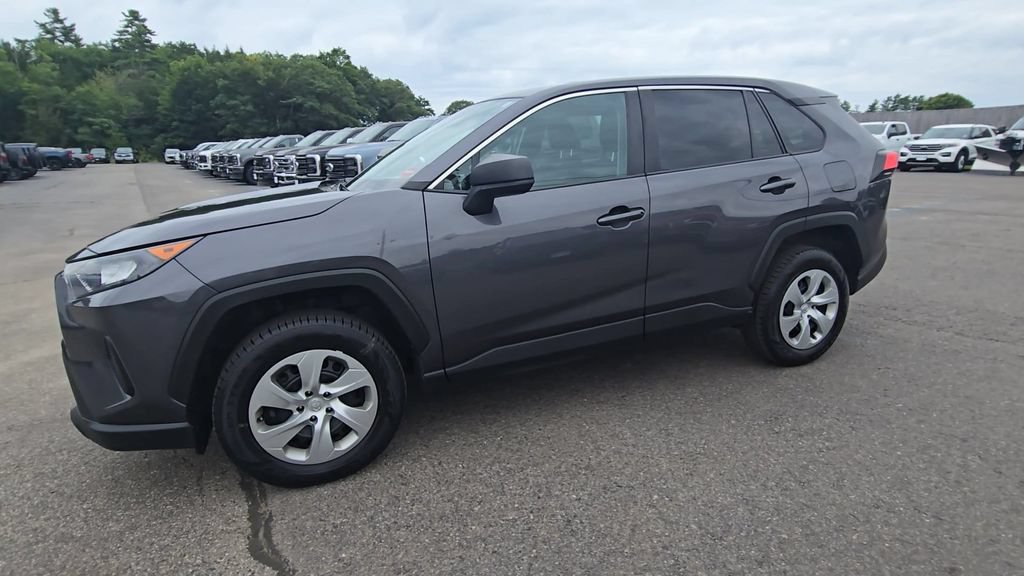 Used 2022 Toyota RAV4 LE AWD/4WD image 15
