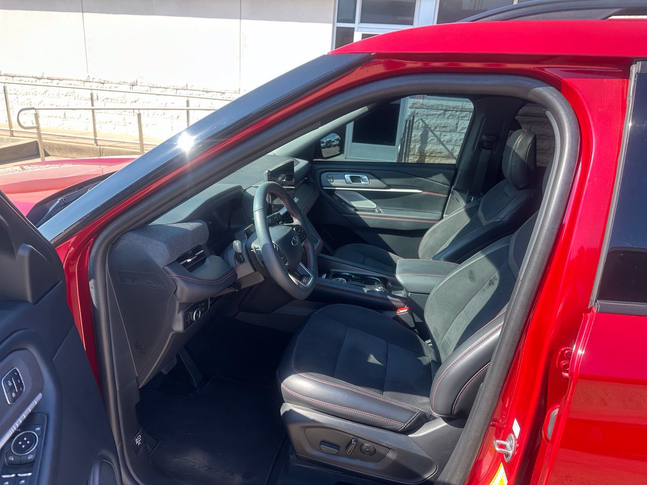 Certified 2025 Ford Explorer ST w/ Sun And Sound Package AWD/4WD image 8