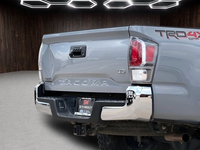 Used 2020 Toyota Tacoma TRD Off-Road AWD/4WD image 12
