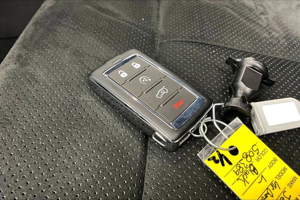 Used 2024 Jeep Grand Cherokee L Altitude AWD/4WD image 11