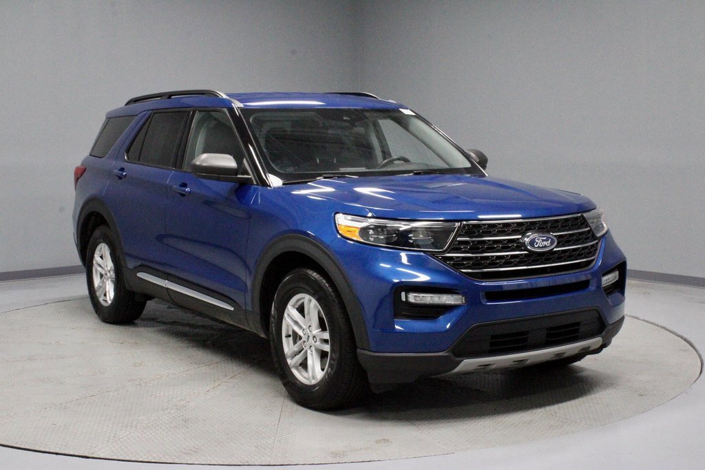 Certified 2022 Ford Explorer XLT w/ Equipment Group 202A image 7