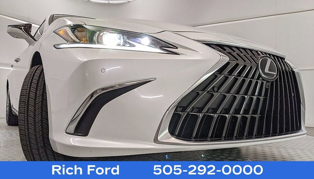Used 2024 Lexus ES 350 Luxury w/ Accessory Package (Z1) image 22