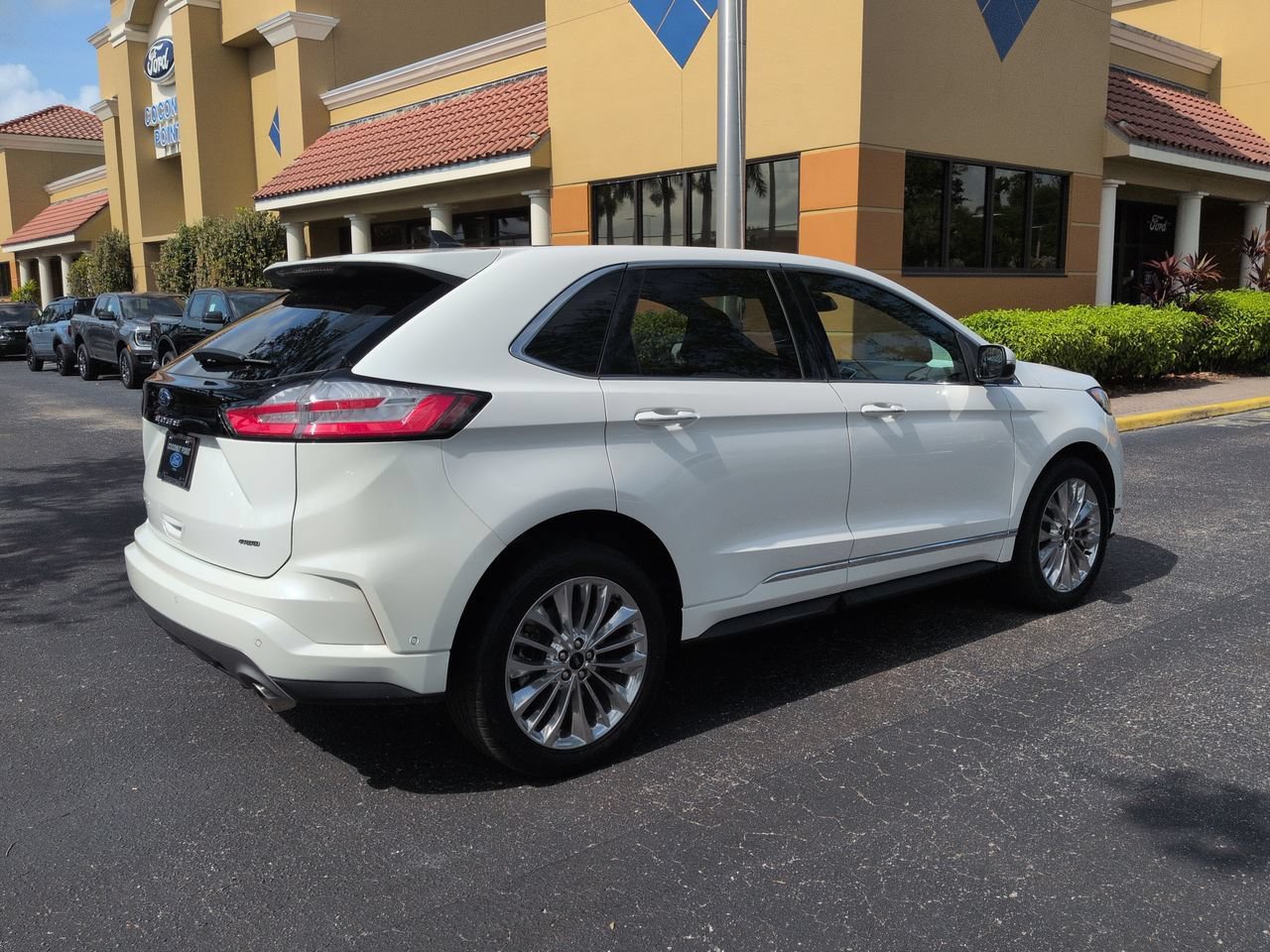 Certified 2024 Ford Edge Titanium w/ Titanium Elite Package AWD/4WD image 4