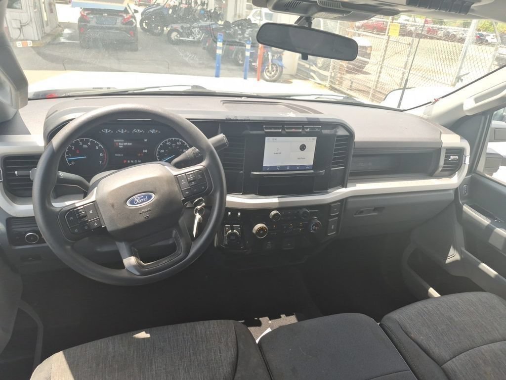 Certified 2023 Ford F250 XL w/ STX Appearance Package AWD/4WD image 4