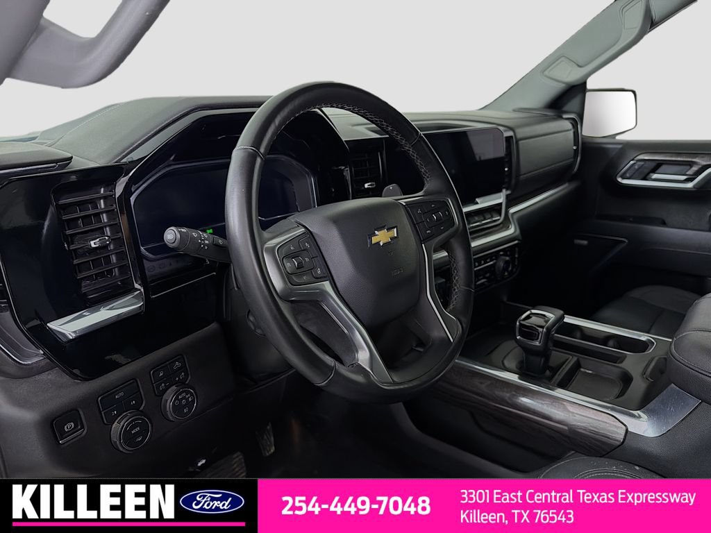 Used 2025 Chevrolet Silverado 1500 LTZ AWD/4WD image 11