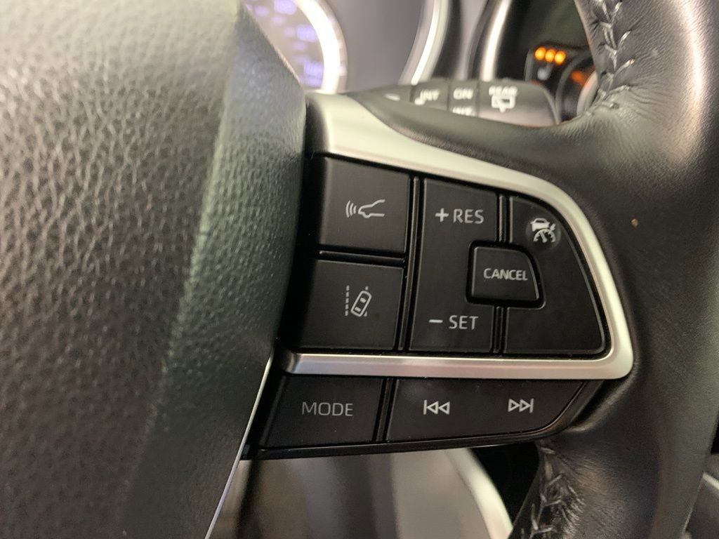 Used 2023 Toyota Highlander XLE AWD/4WD image 23