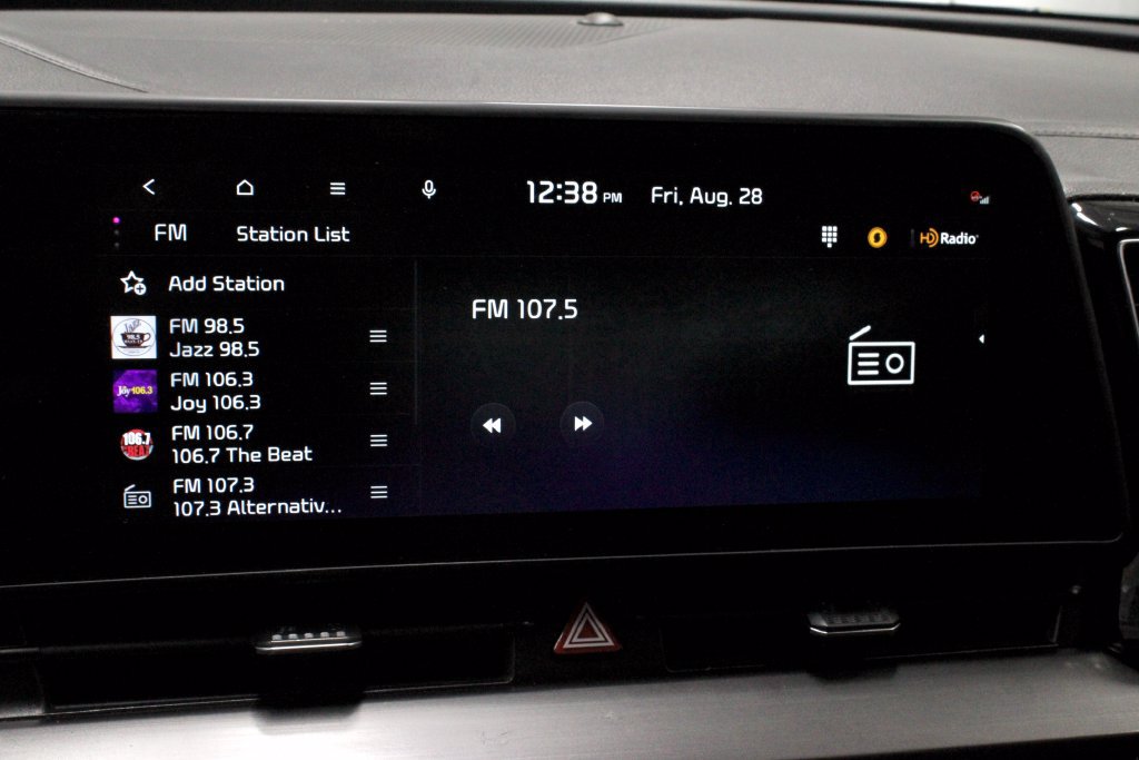 Used 2024 Kia Sportage EX AWD/4WD image 4