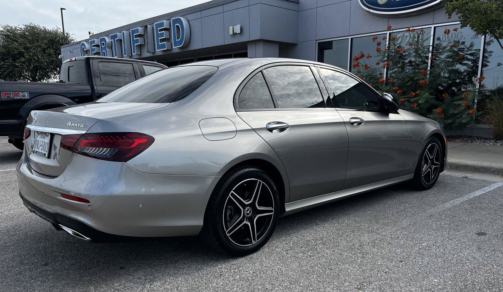 Used 2022 Mercedes-Benz E 350 4MATIC Sedan image 3