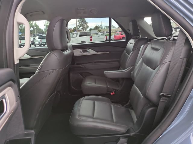 Certified 2025 Ford Explorer Active w/ Active Comfort Package RWD image 17