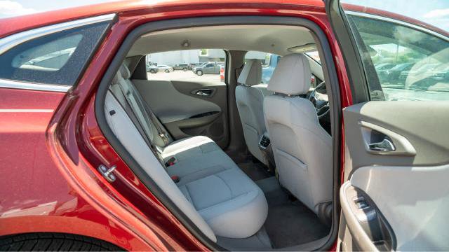 Used 2017 Chevrolet Malibu LT FWD image 10