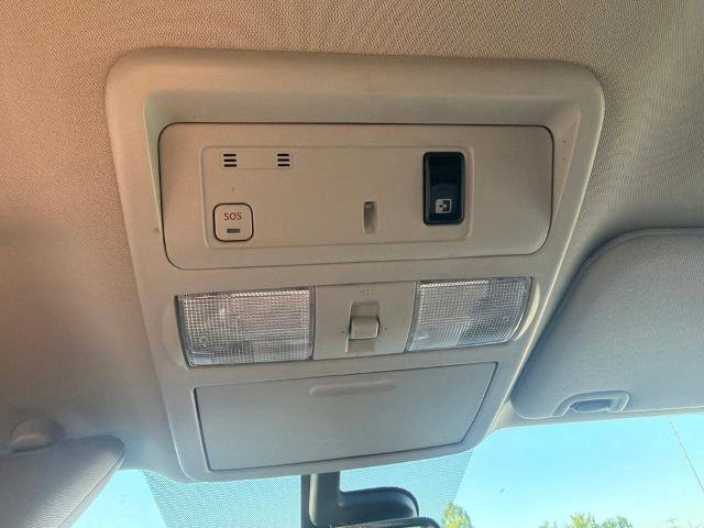 Used 2018 Nissan Titan SL w/ Texas Titan Edition AWD/4WD image 35